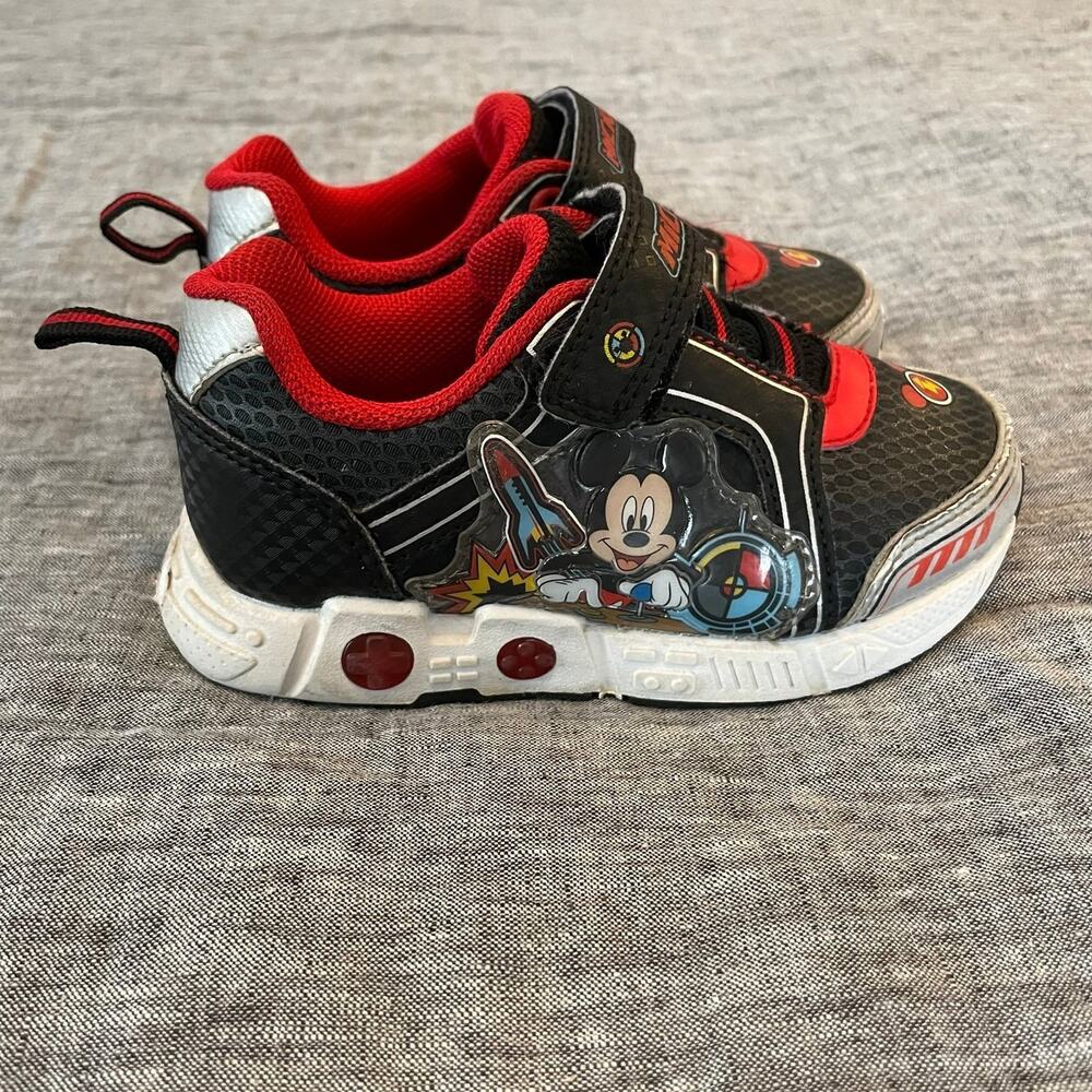 Mickey Mouse Toddler 8 Velcro Sneakers